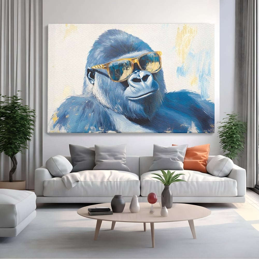 Tablou canvas cu pictura cu gorila purtand ochelari, fara rama, pe sasiu de lemn, pe perete intr-un living